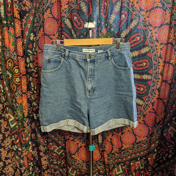 Vintage High Rise Rolled Cuff Mom Shorts - Picture 2 of 8
